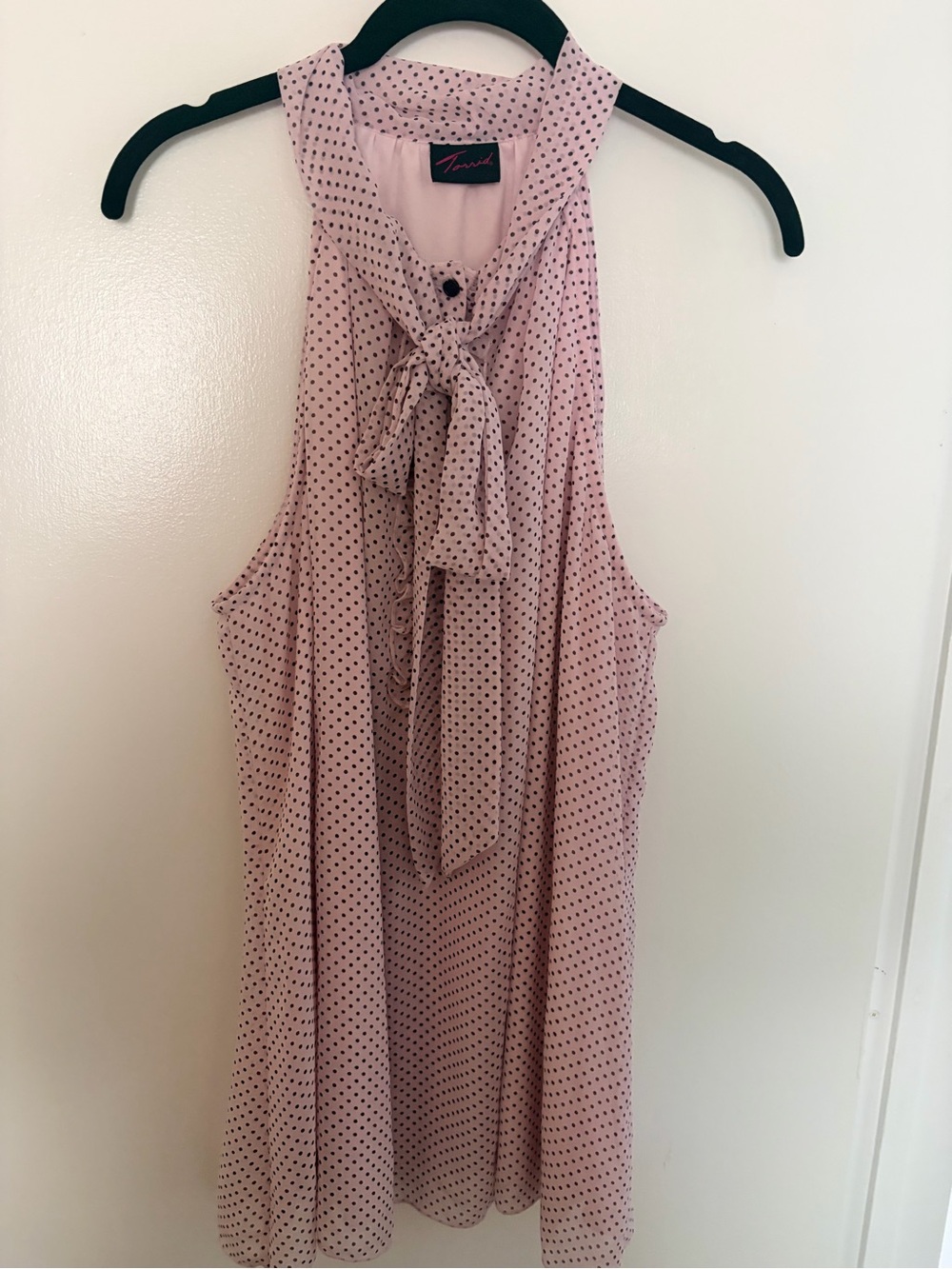 Torrid Size 2 Blush Pink Polka Dot Tie Neck Ruffle Sleeveless Blouse